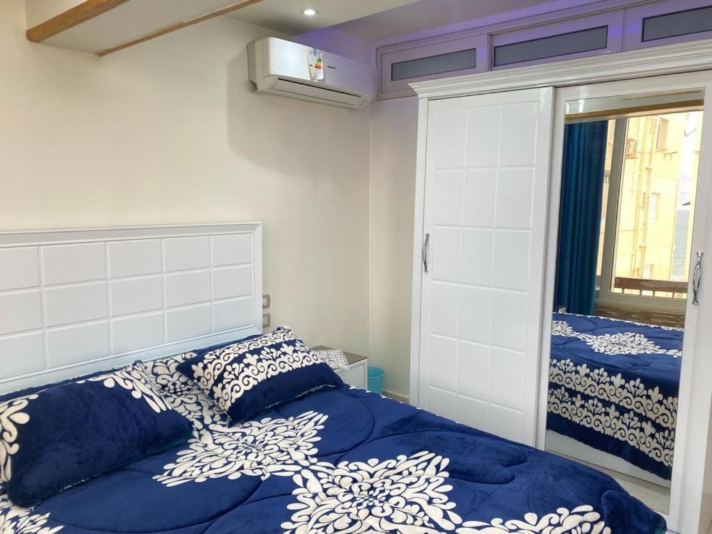 Apartment Maxeem Direct Sea View Apartment: Beachfront Luxury In Maamoura Alexandria